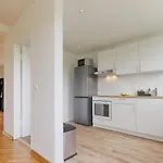 Mowo Marshall 16 - Apartmenthaus - Grosszuegige Fuer Je 4-8 Personen Mit Balkon Appartement Kitzingen