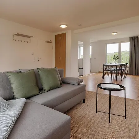 Apartment Apartmenthaus - Grosszuegige Fuer Je 4-8 Personen Mit Balkon Kitzingen