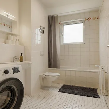 Apartmenthaus - Grosszuegige Fuer Je 4-8 Personen Mit Balkon Kitzingen