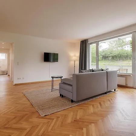 Apartment Apartmenthaus - Grosszuegige Fuer Je 4-8 Personen Mit Balkon Kitzingen