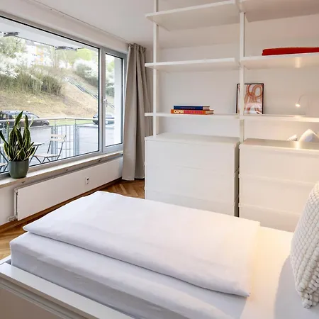 Apartmenthaus - Grosszuegige Fuer Je 4-8 Personen Mit Balkon Apartment Kitzingen