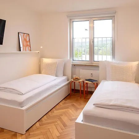 Apartmenthaus - Grosszuegige Fuer Je 4-8 Personen Mit Balkon * Kitzingen